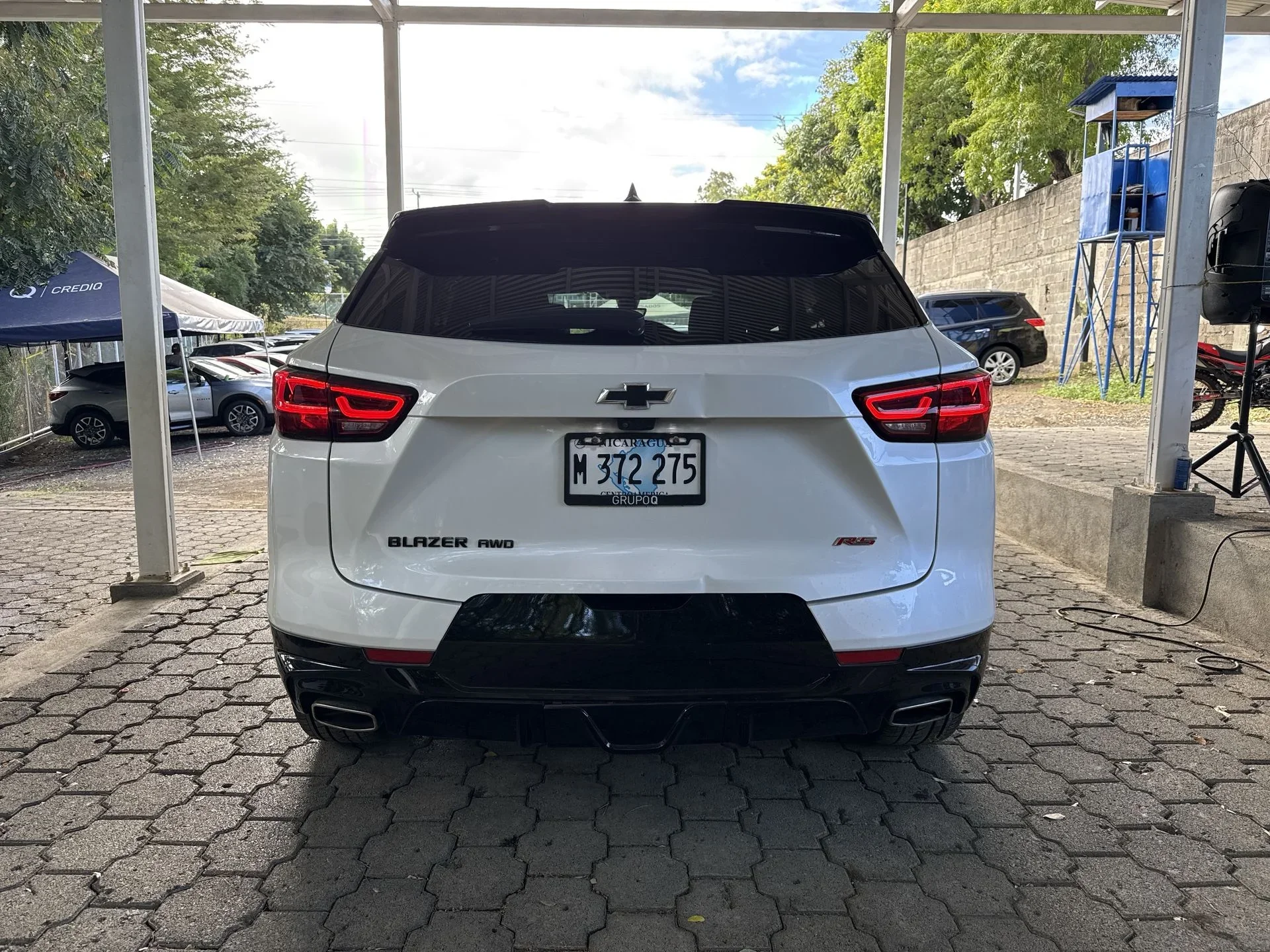 Exterior 3