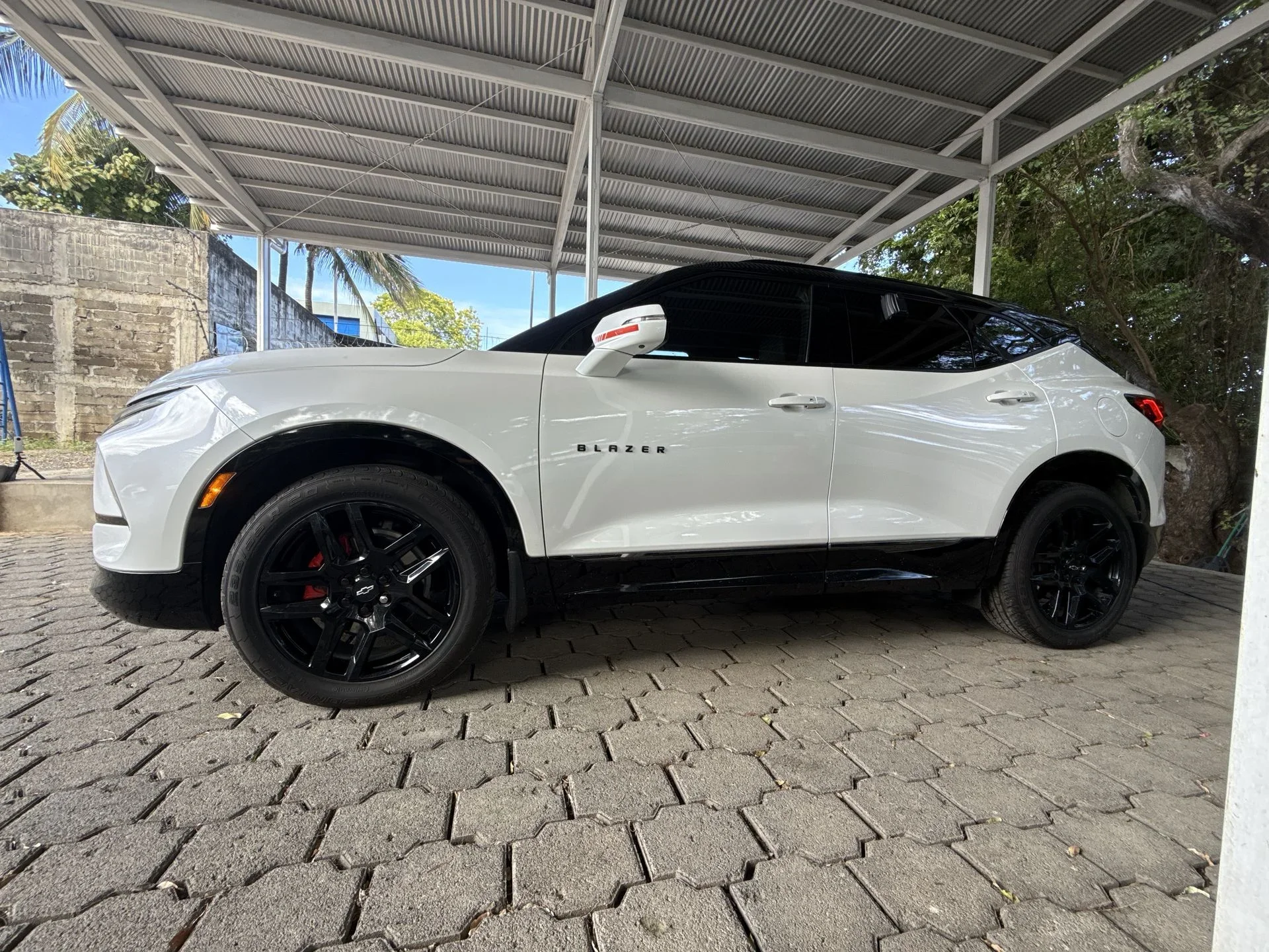 Exterior 8